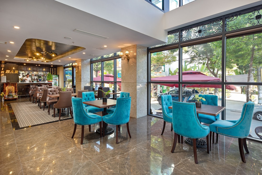 Cosmos Hotel Danang 23/33