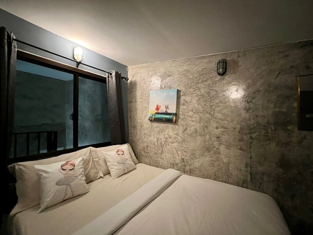 Baan Bua Talay 14/65
