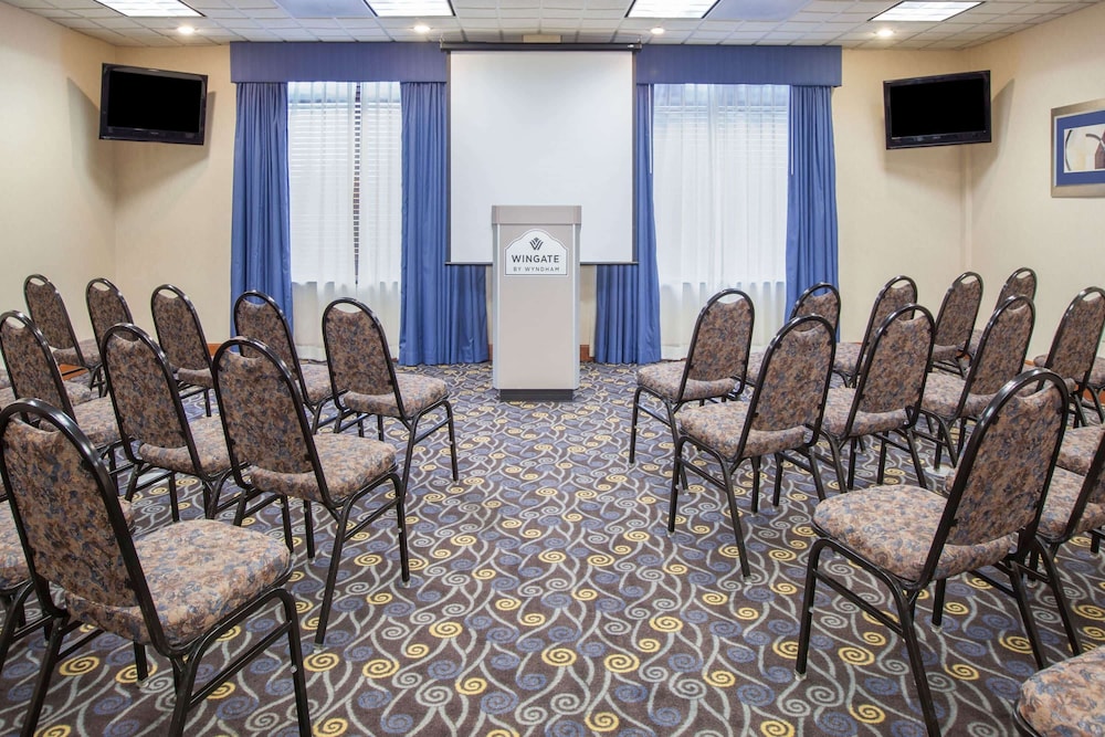 Fairfield by Marriott Inn & Suites Rome NY 38/50