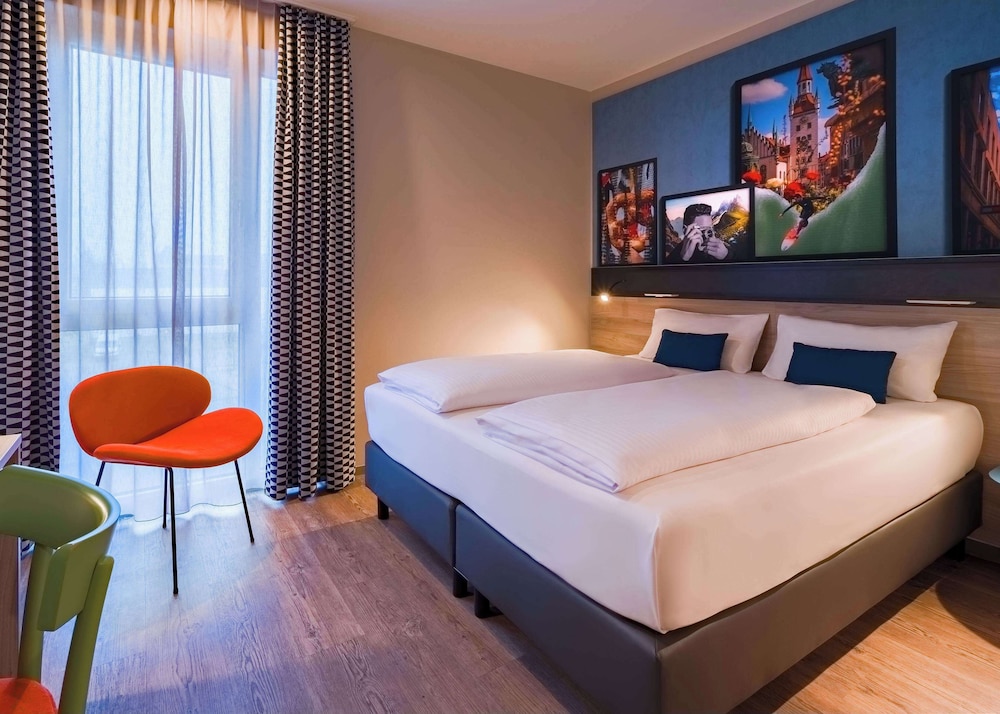 DELUXE, DOUBLE BED