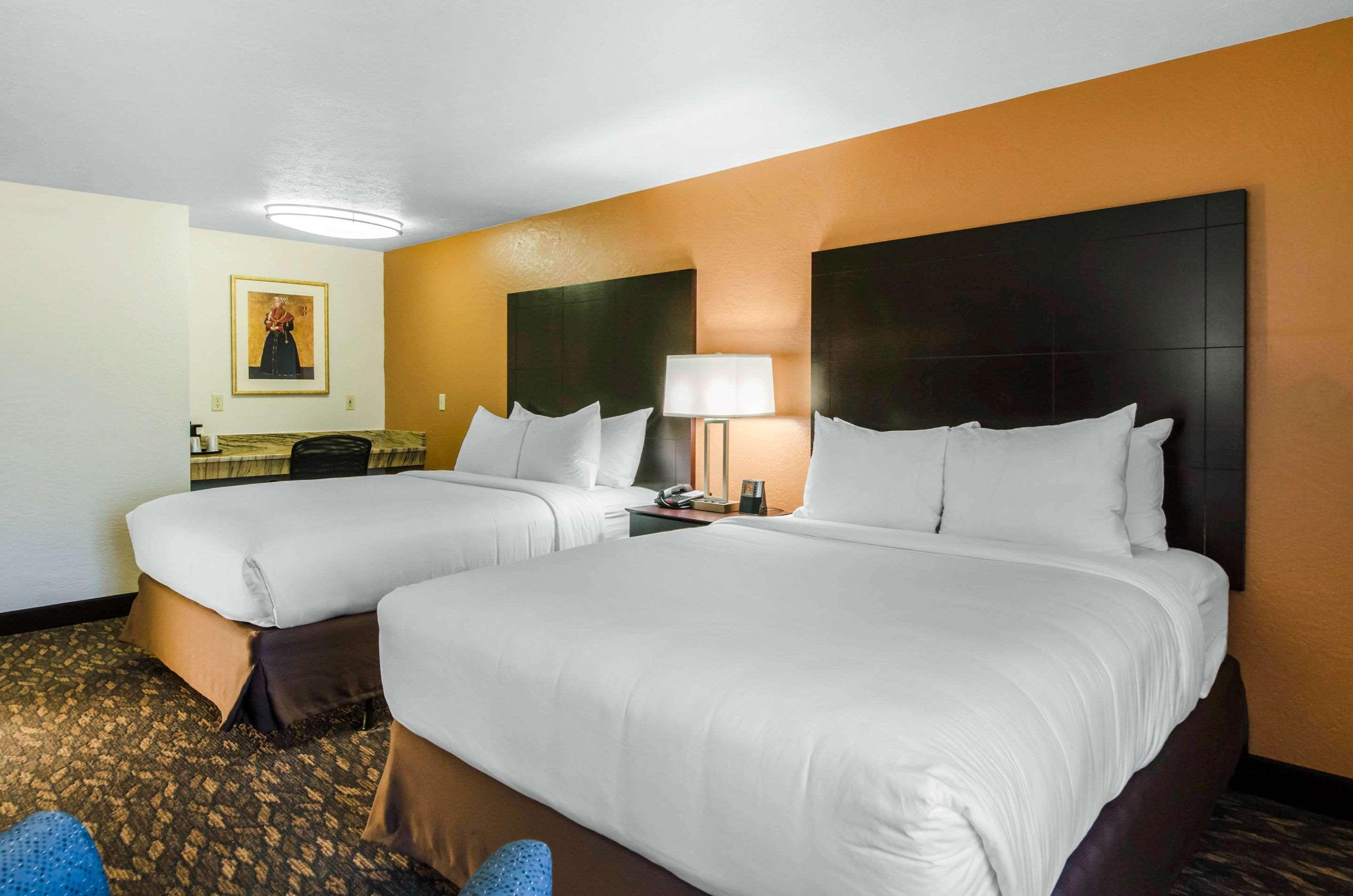 غرفة بسريرين كوين، Comfort Inn & Suites Ashland, OR 3/4