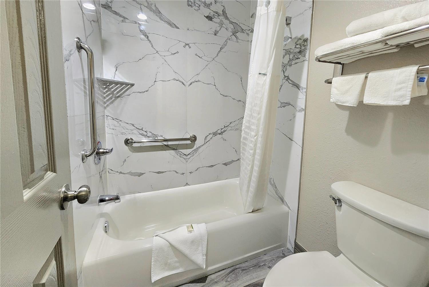 Days Inn by Wyndham Baytown Garth Road I10 East 23/24