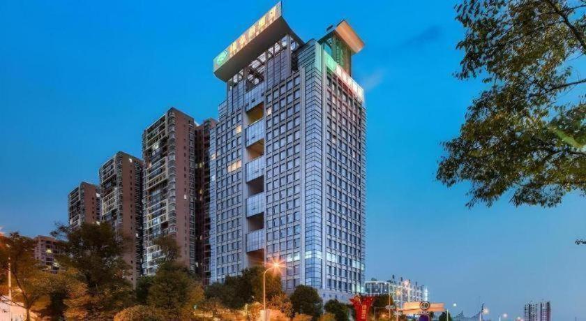 Vienna Hotel (Qujing Railway Station) 5/46