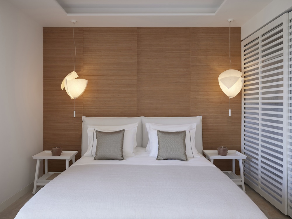 Panoramic, Queen Bed, Sea View