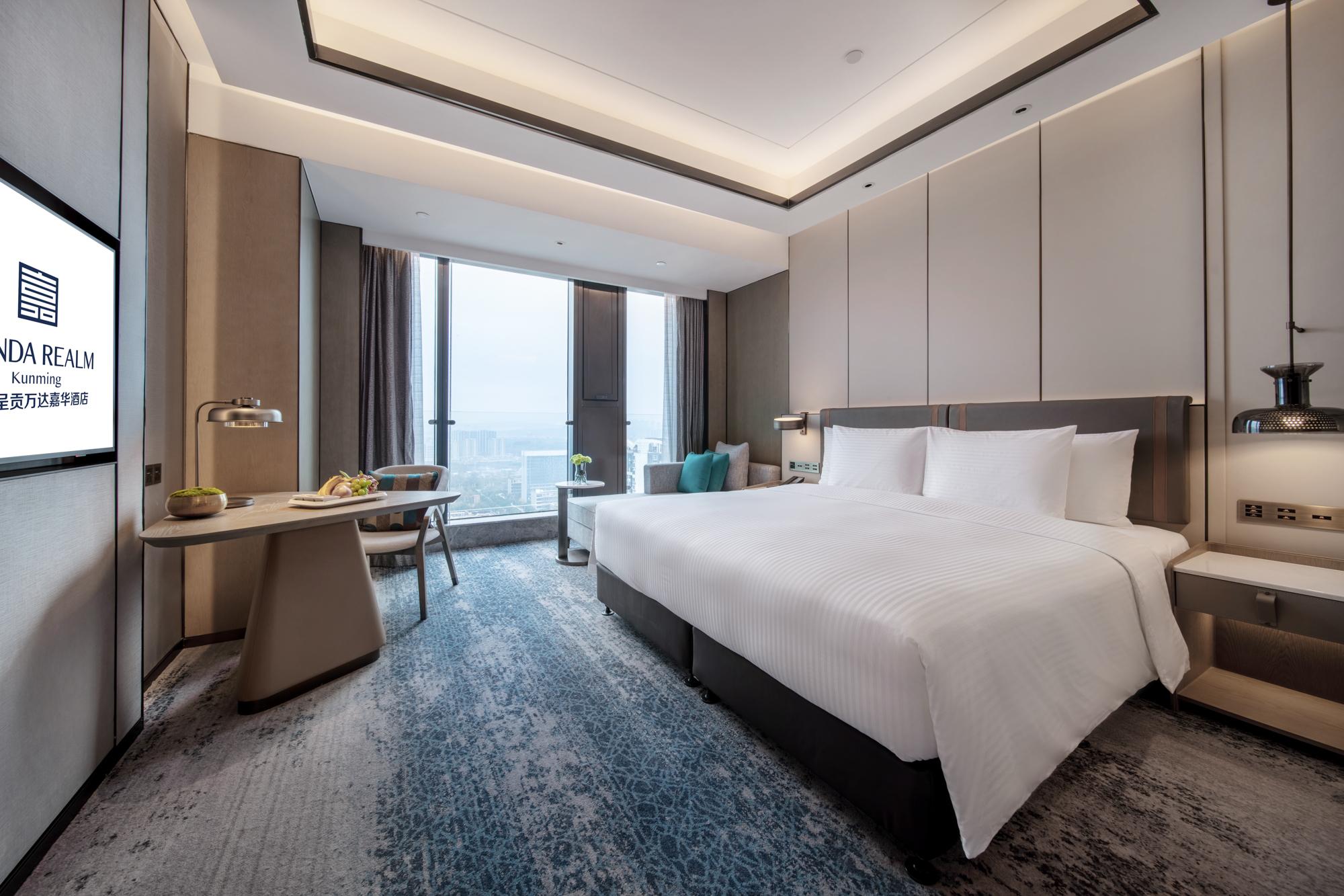 Grand, Deluxe, King Bed