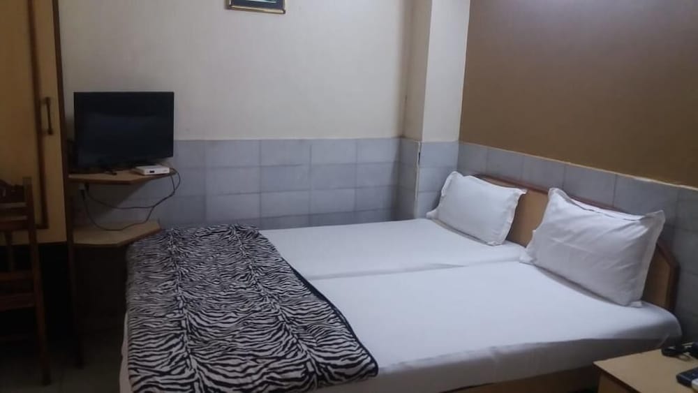 Hotel Suvidha 7/12