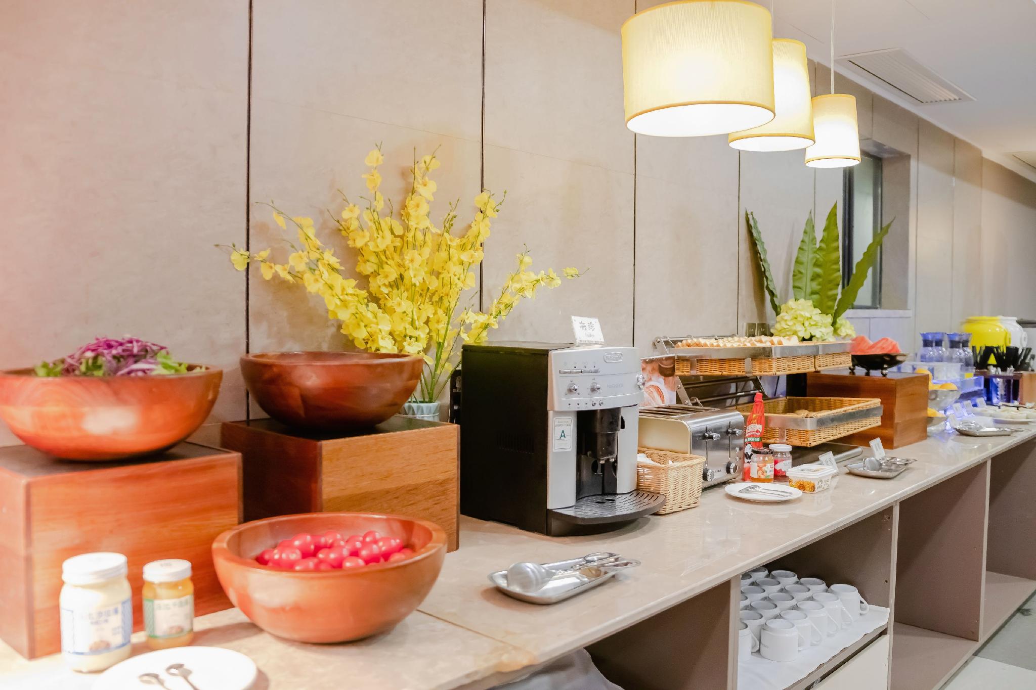 Home Inn Plus (Hangzhou West Lake lakeside Wushan Plaza Hefang Street store) 27/40