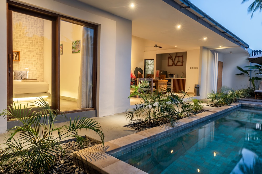 Gili Khayangan Villas 32/64