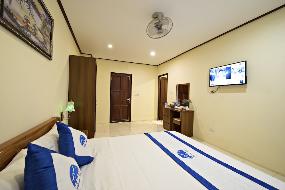 Annecy Hotel Vang Vieng 6/30