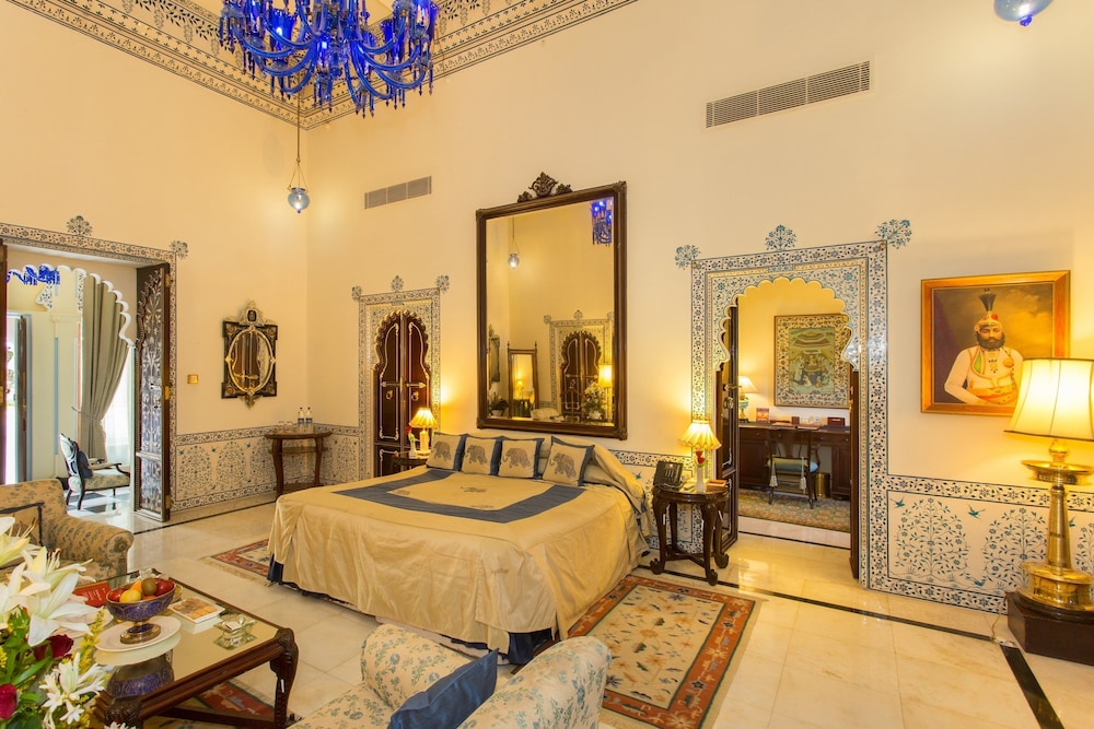 Shiv Niwas Palace 55/71