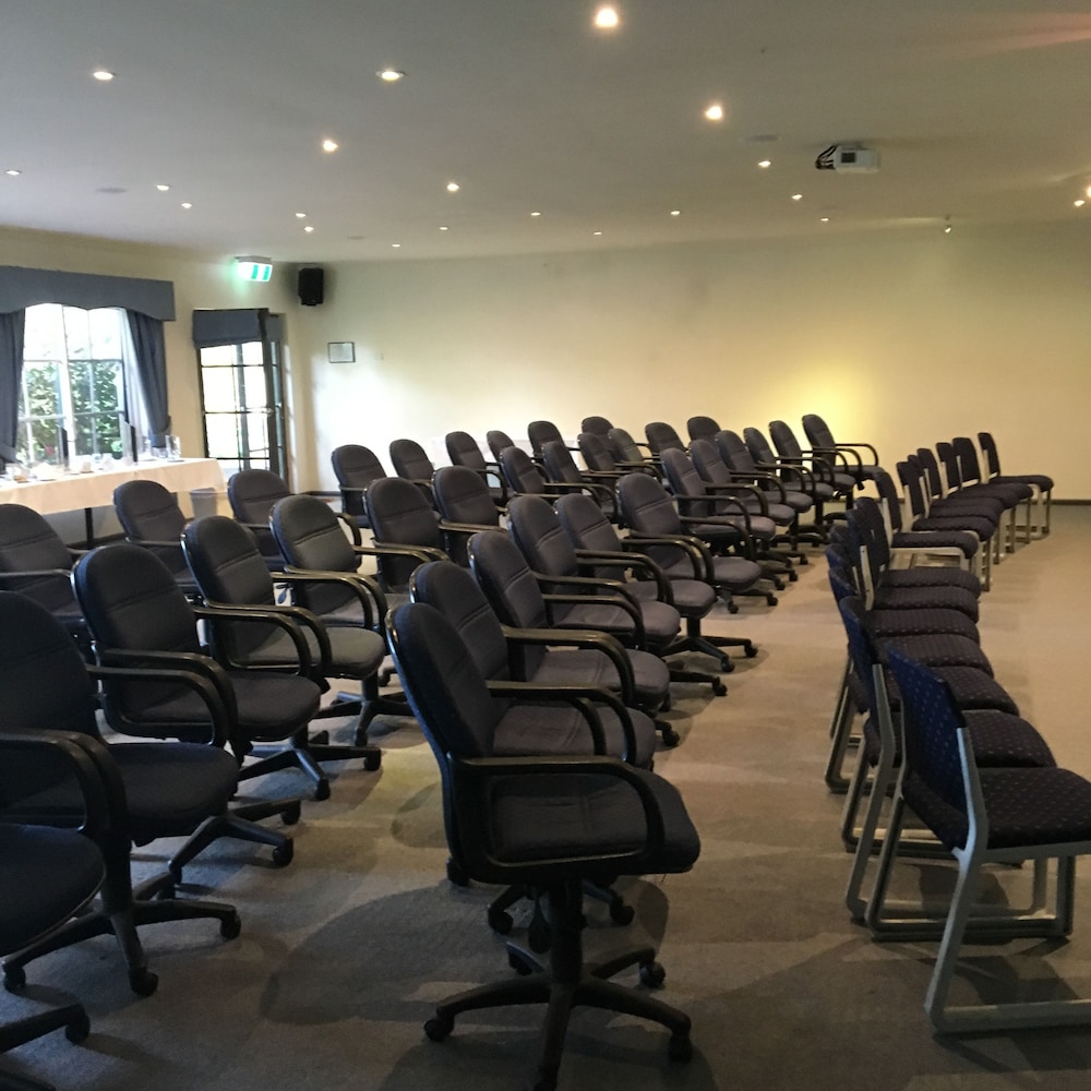 Eltham Gateway Hotel and Conference Centre 23/37