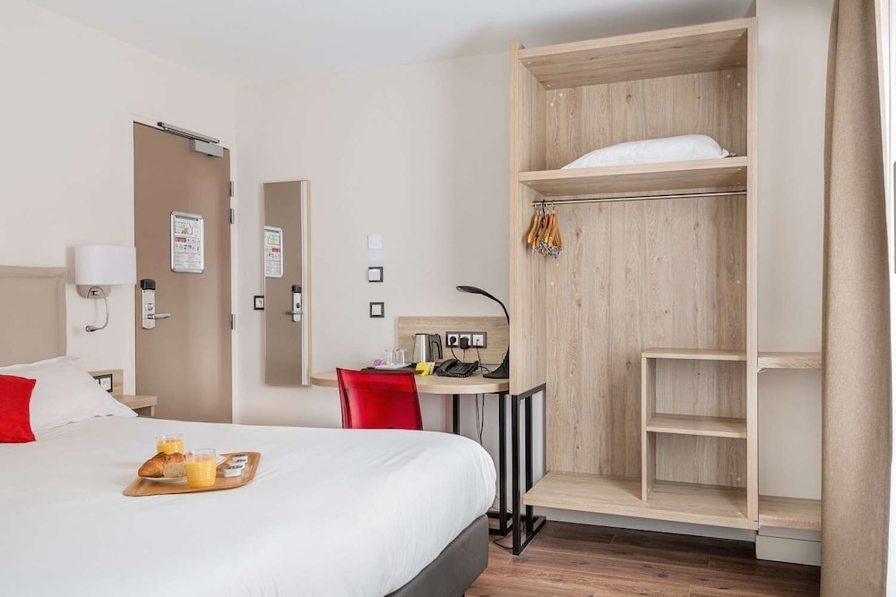 Hotel Courcelles Mederic 19/39
