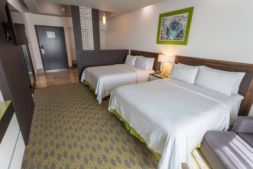 Standard, 2 Double Beds, Atrium View