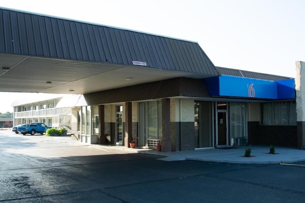 Motel6 Brinkley, AR 50/59