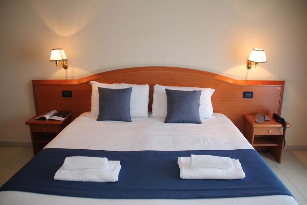 Hotel Europa Di Arzano 20/65