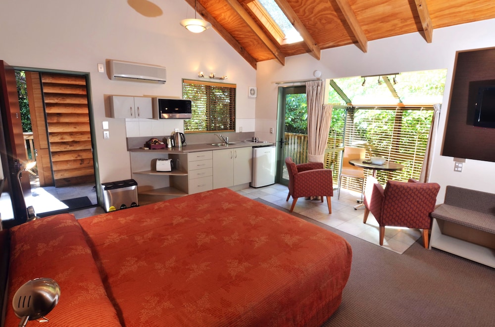 Rainforest Retreat 40/81