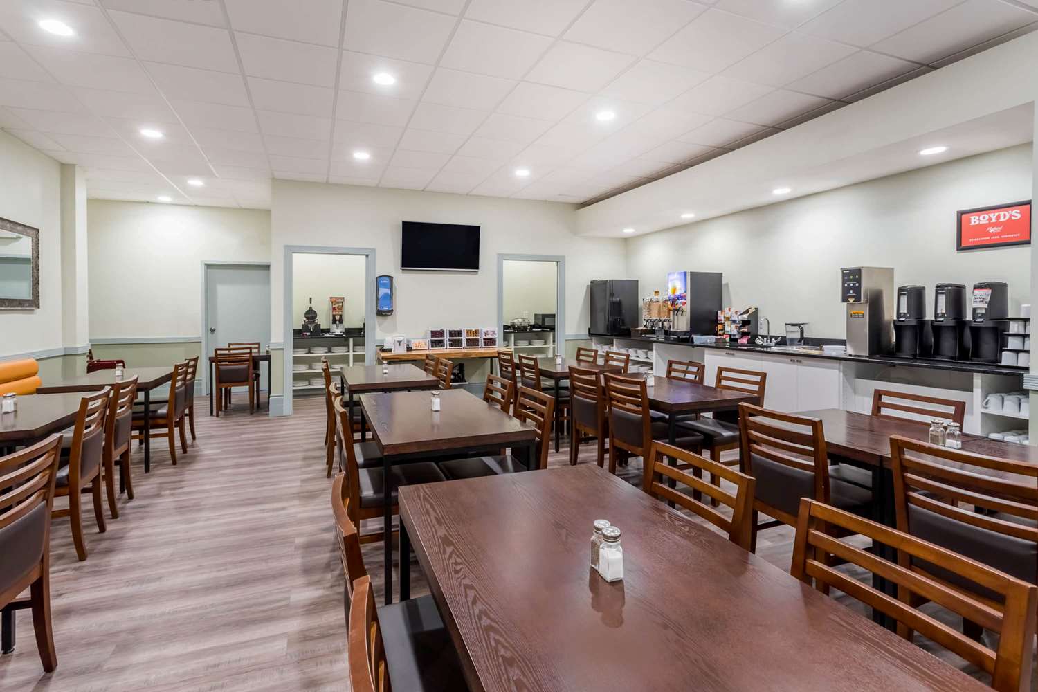 Ramada By Wyndham Hinton 25/32