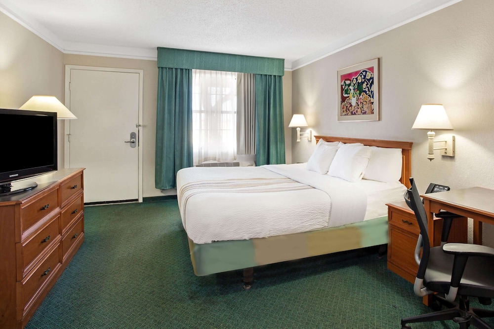 Baymont by Wyndham Fort Stockton 29/52