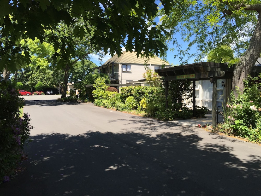 Ashleigh Court Motel 40/50
