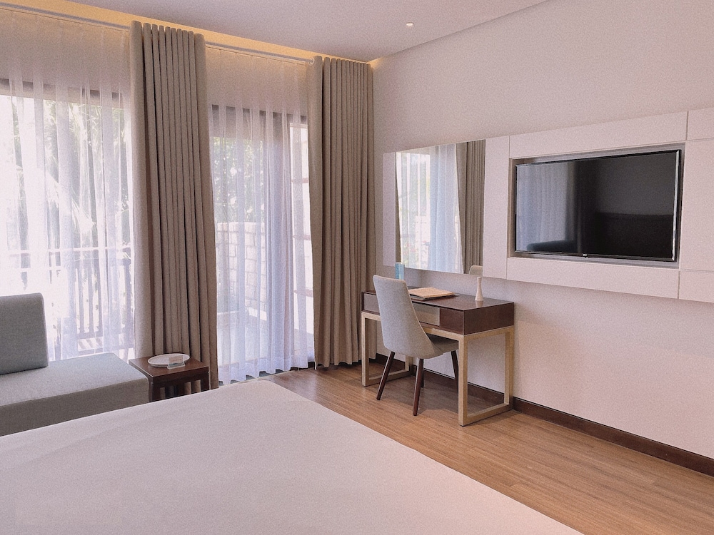 Hoang Ngoc Beach Resort 45/87