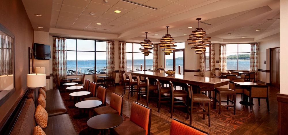Hampton Inn Marquette/Waterfront 42/46