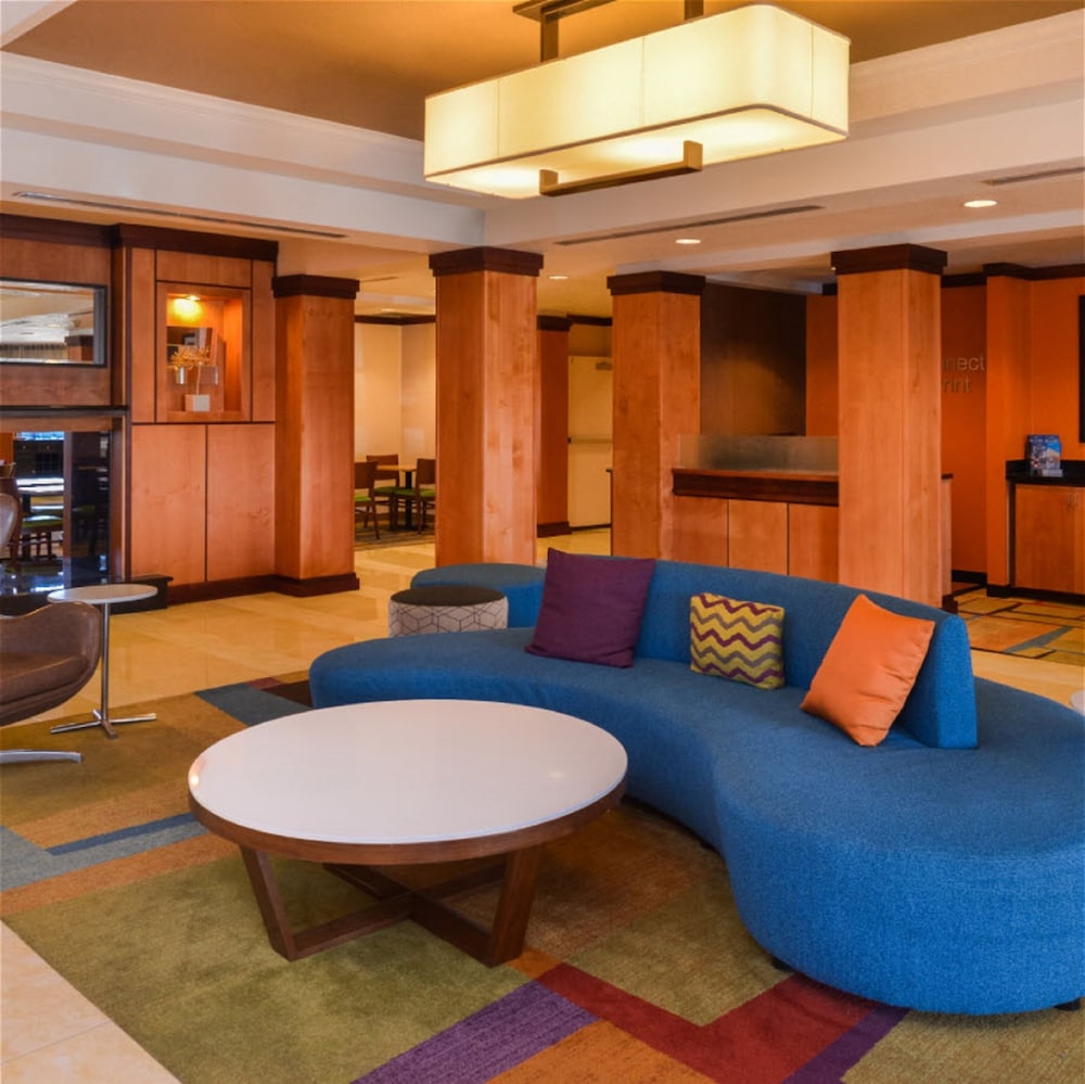 Fairfield Inn & Suites by Marriott Santa Maria 25/31
