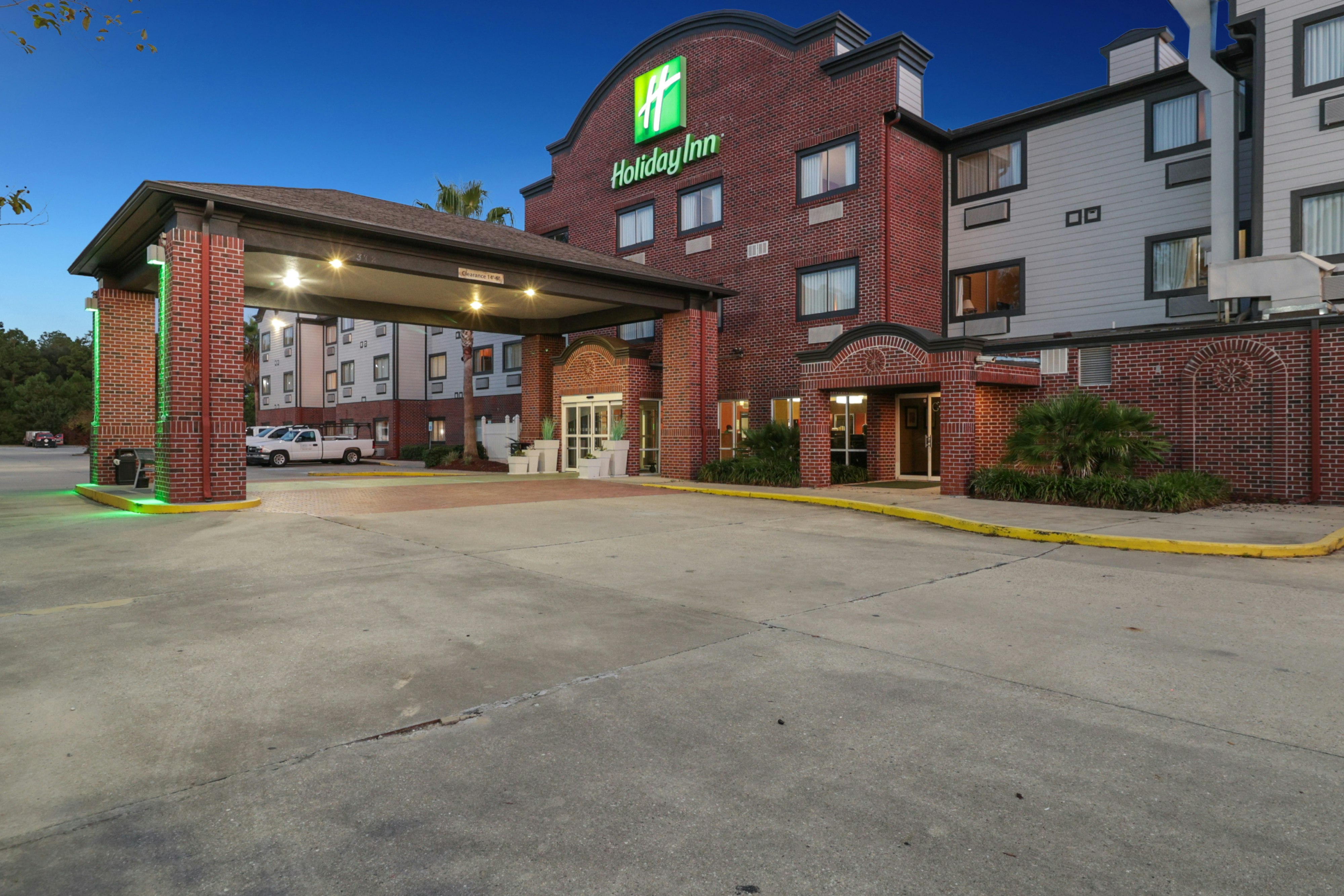 Holiday Inn Hotel Suites Slidell 71/79