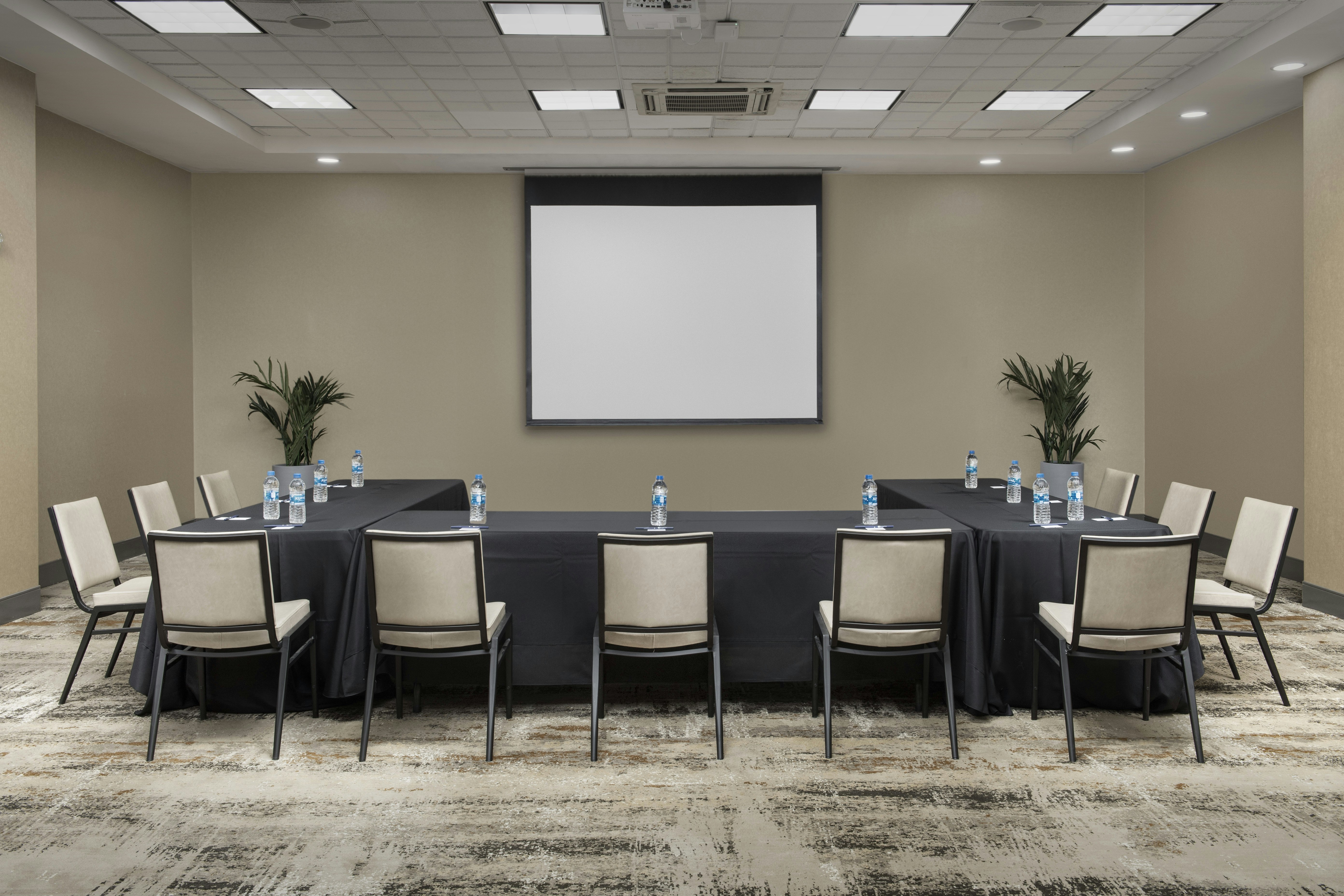 Doubletree by Hilton Chattanooga Hamilton Place 21/24