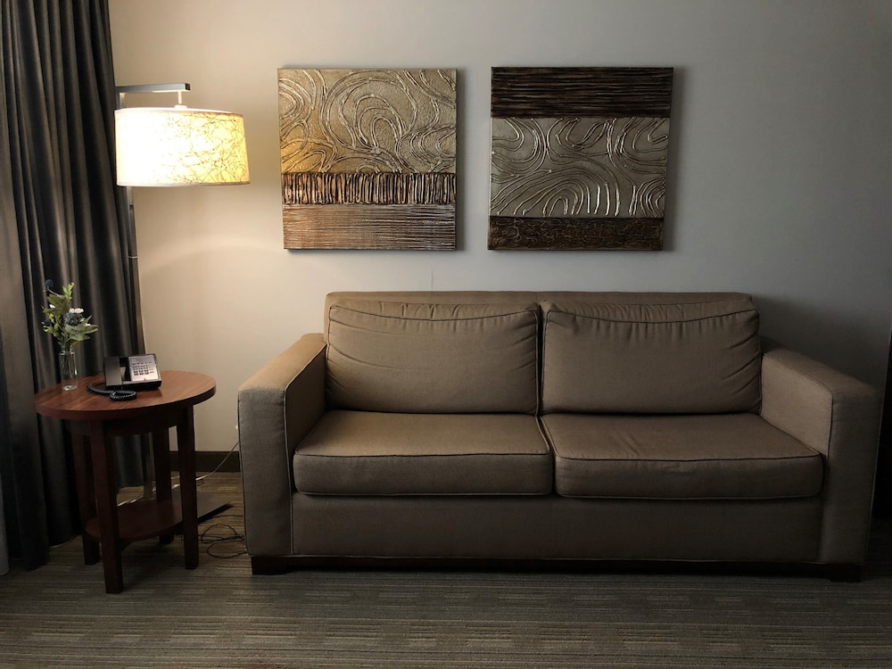 Doubletree By Hilton Omaha Southwest 28/54