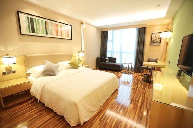 Superior, Queen Bed, Building B