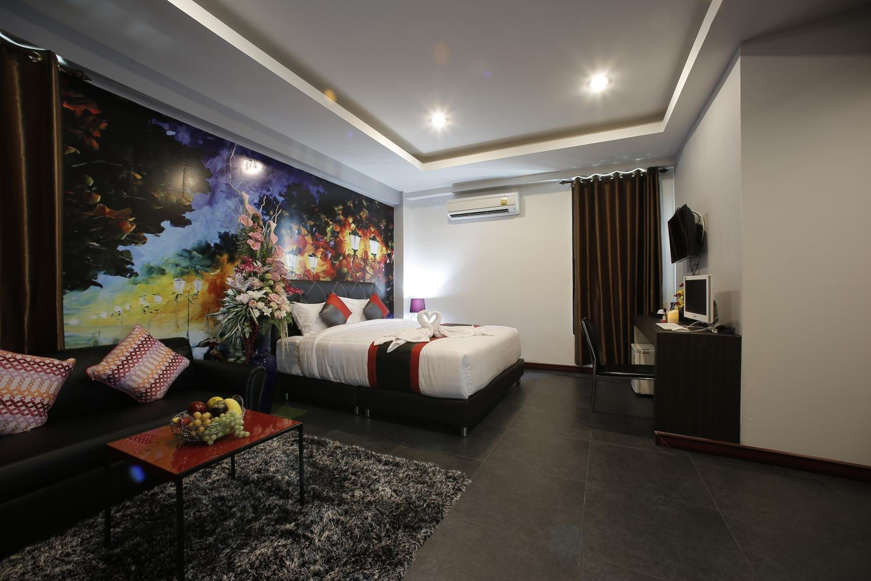 D11 Hotel 12/56