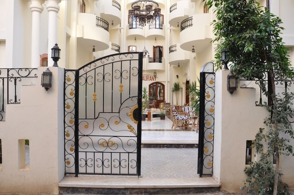 Alhambra Hotel 16/50