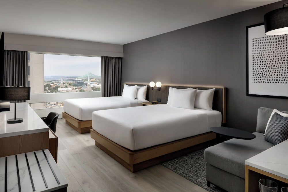 room, 2 queen beds, city view