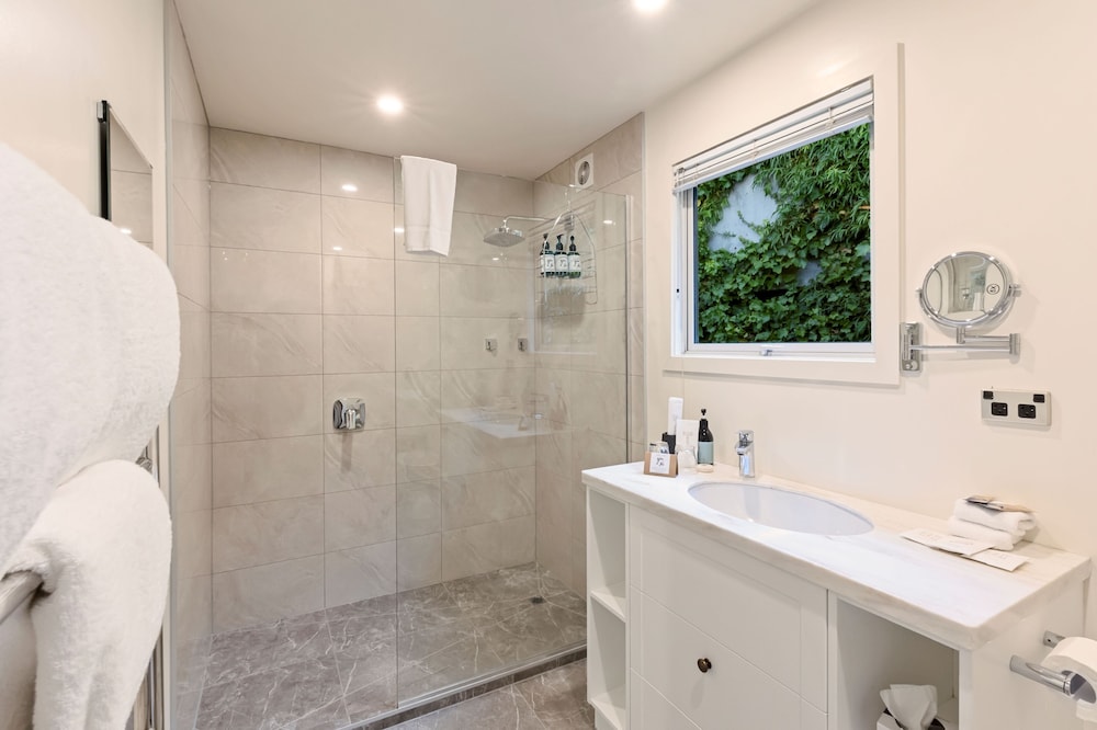 استوديو فاخر بسريرين منفصلين بإطلالة على البحيرة، Queenstown House Boutique Bed and Breakfast and Apartments 4/4