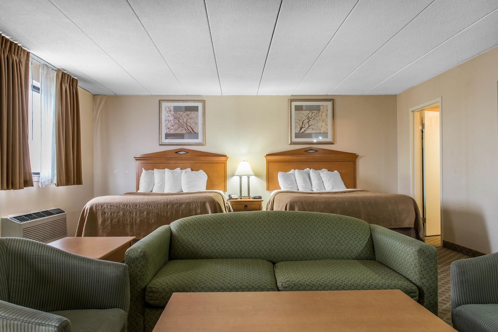 Quality Inn & Suites Fairview - Erie 23/46