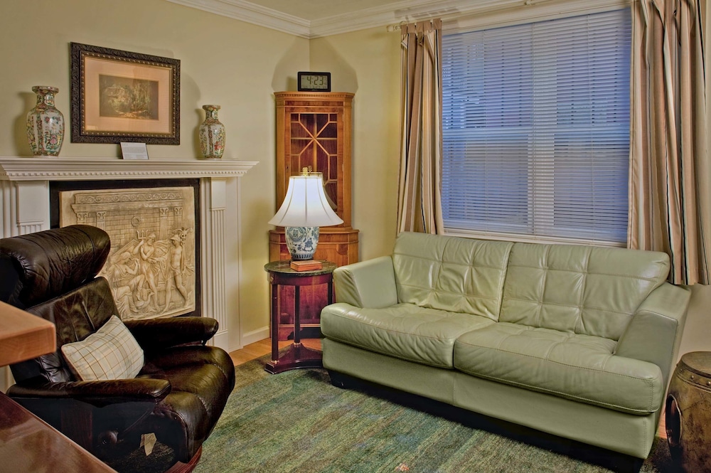 The Galloway House Inn 9/31