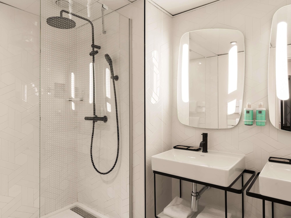 Novotel Paris 17 47/49