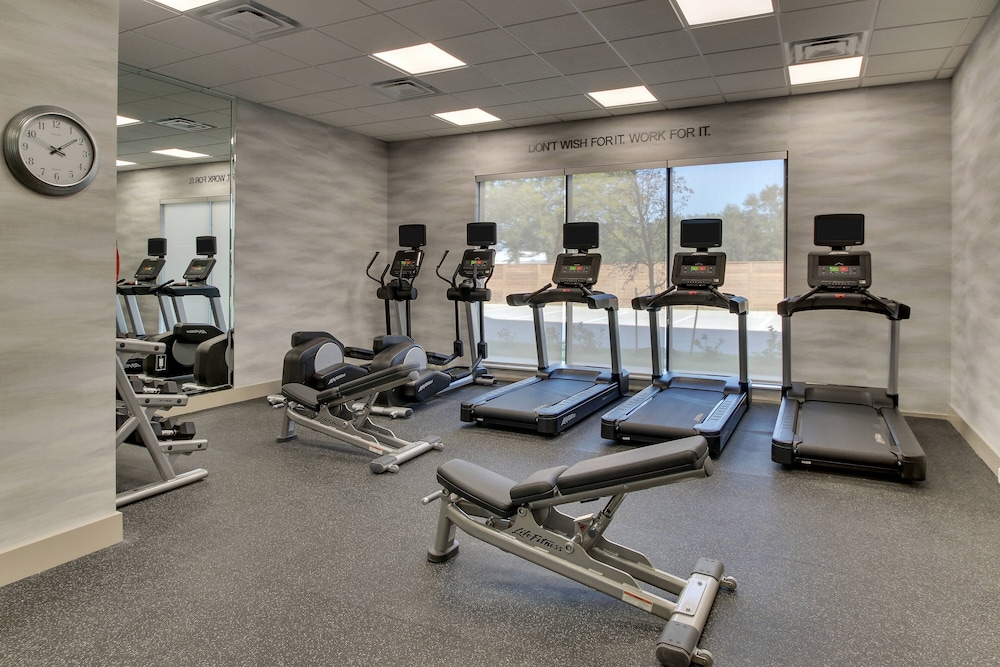 Fairfield Inn And Suites Houston Brookhollow 26/49