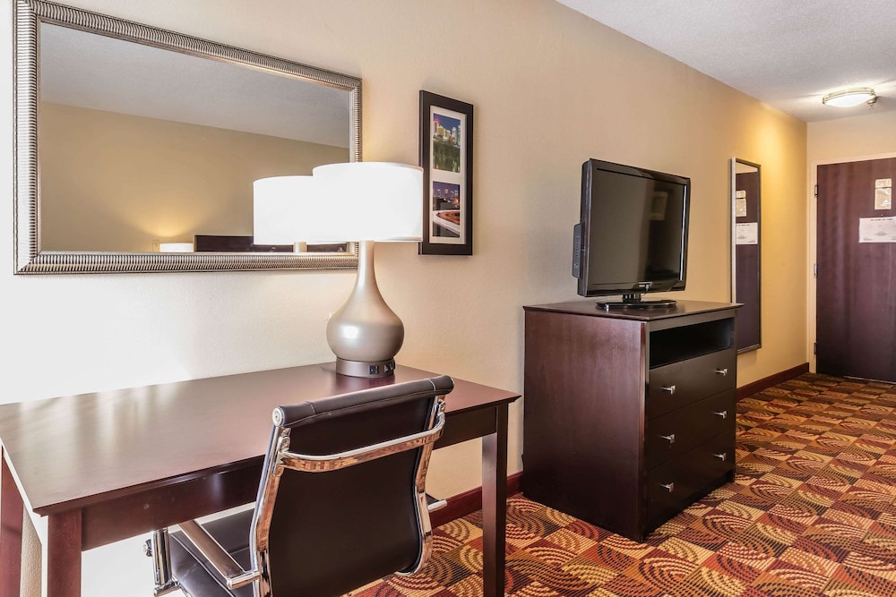 Comfort Inn & Suites Jasper Hwy 78 West 18/26