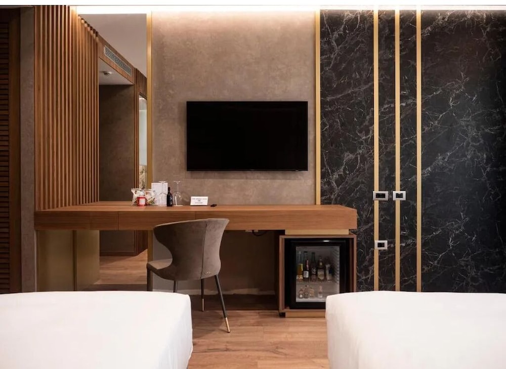 Marinaj Hotel 43/53