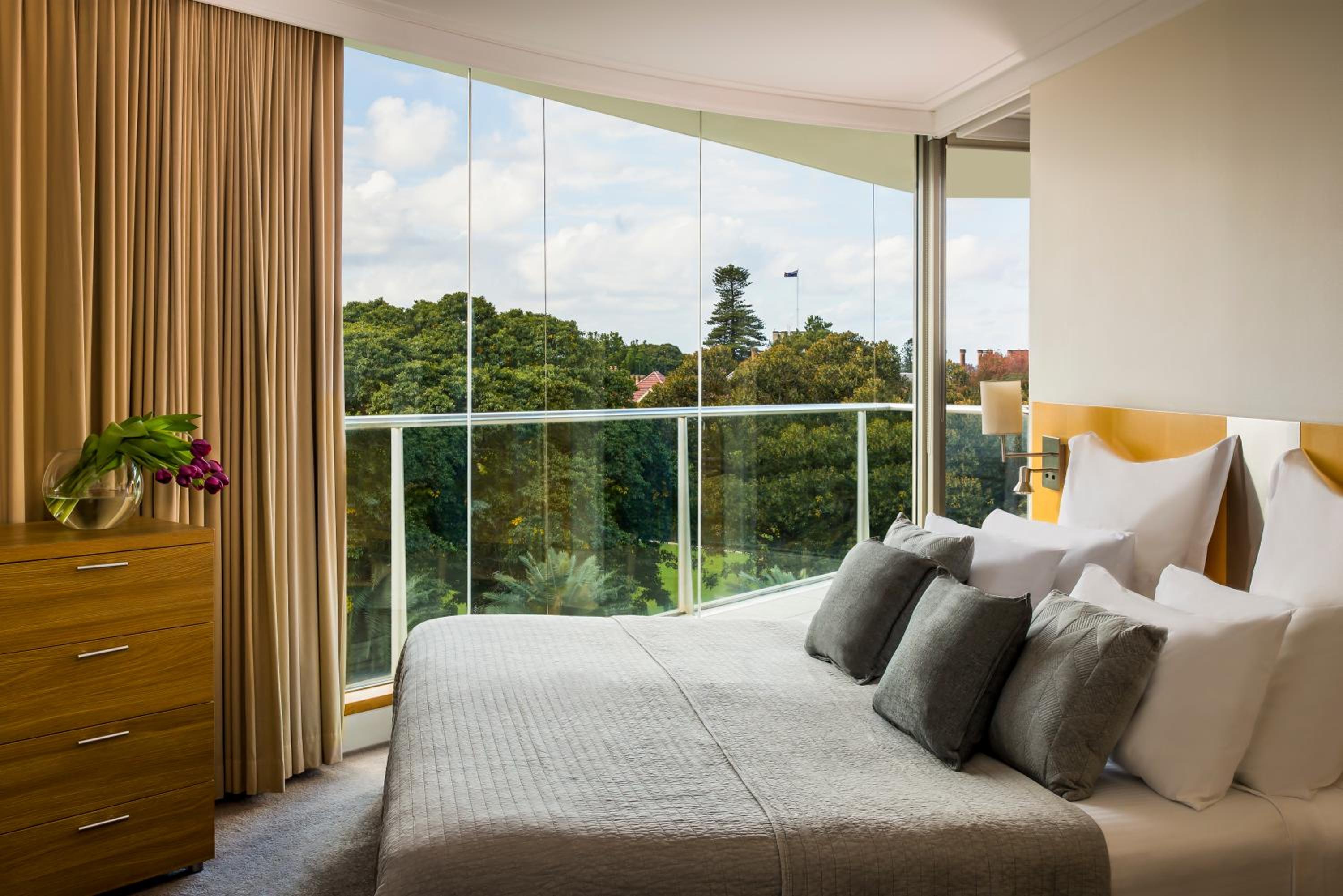 شقة بسرير كينج بإطلالة على الحديقة بغرفة نوم واحدة