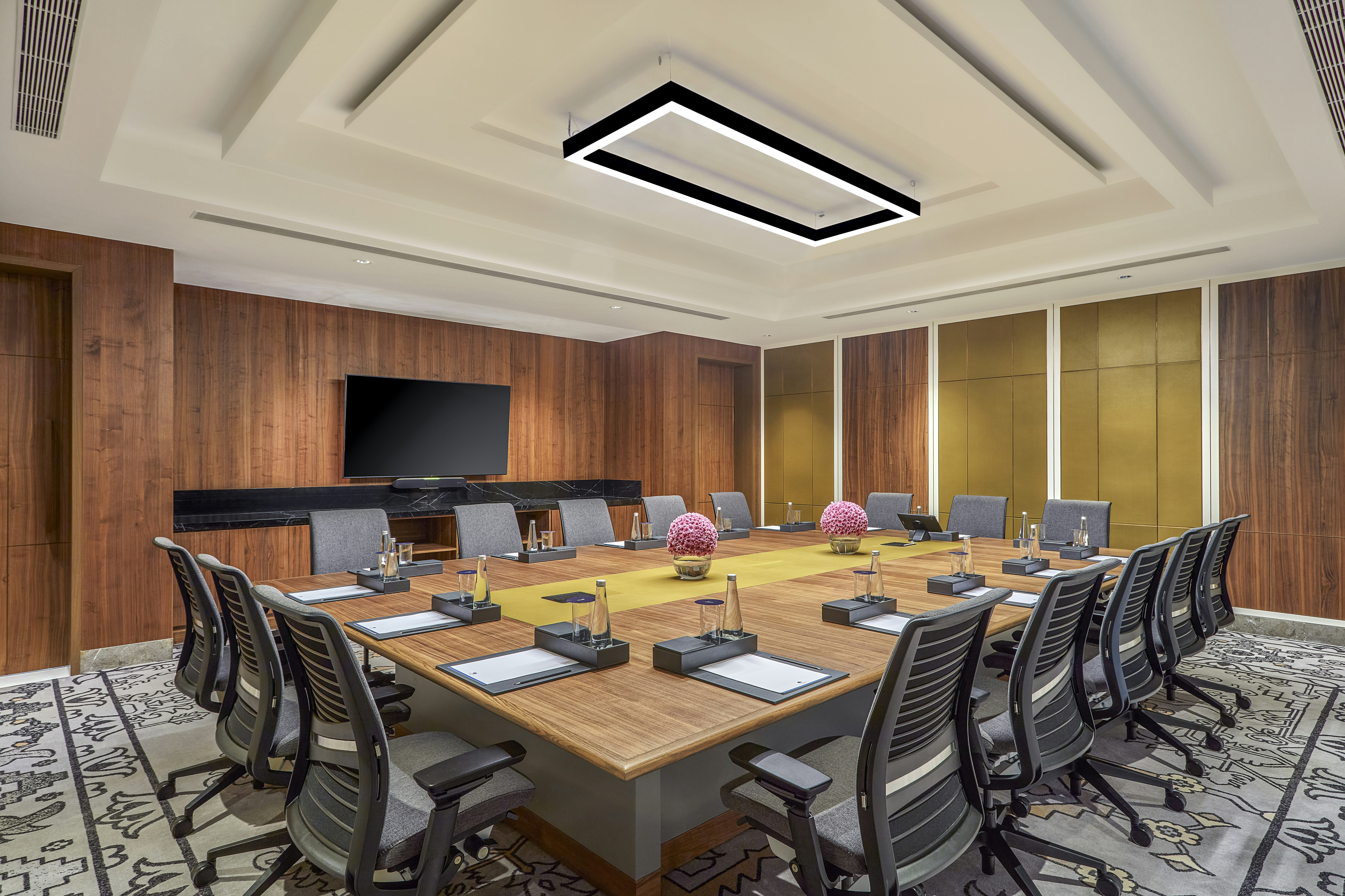 DoubleTree by Hilton Bengaluru Whitefield 11/14