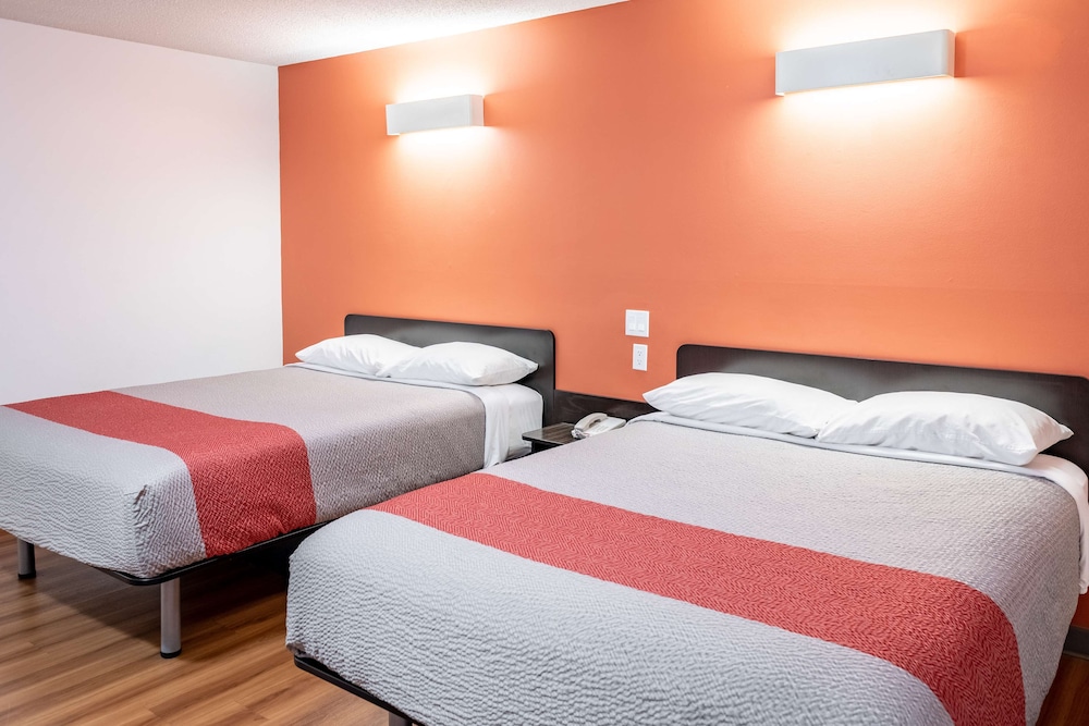 Motel6-Fort Nelson, BC 18/50