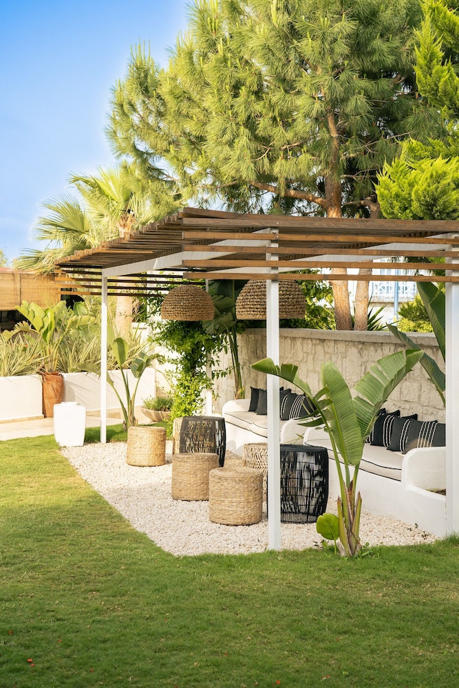 Agustos Hotel Alacati 44/50