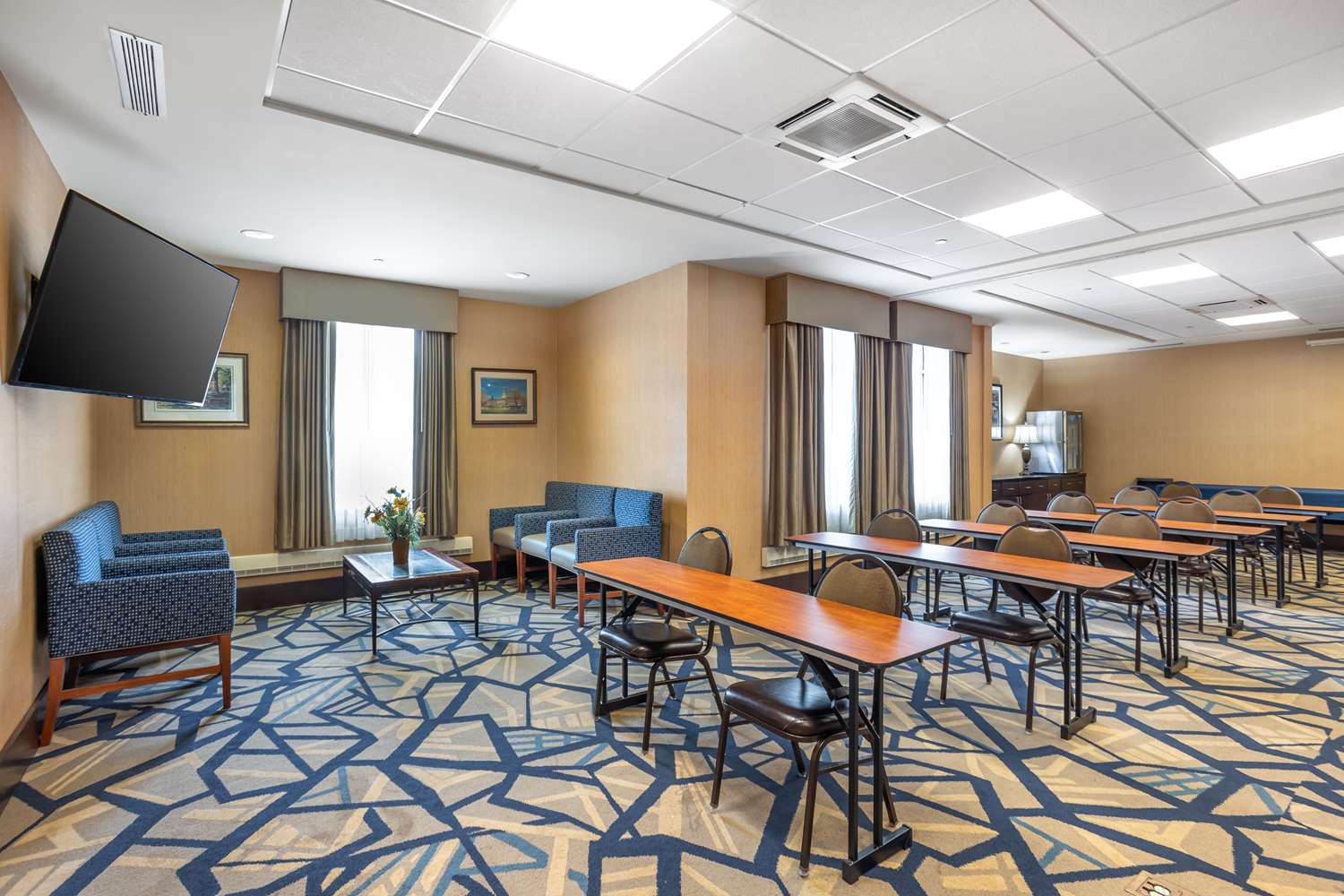 Best Western Plus University Park Inn & Suites 21/23