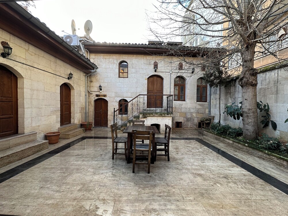 Elif Hanim Konagi 28/36