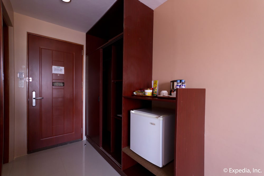 Allure Hotel And Suites 35/55
