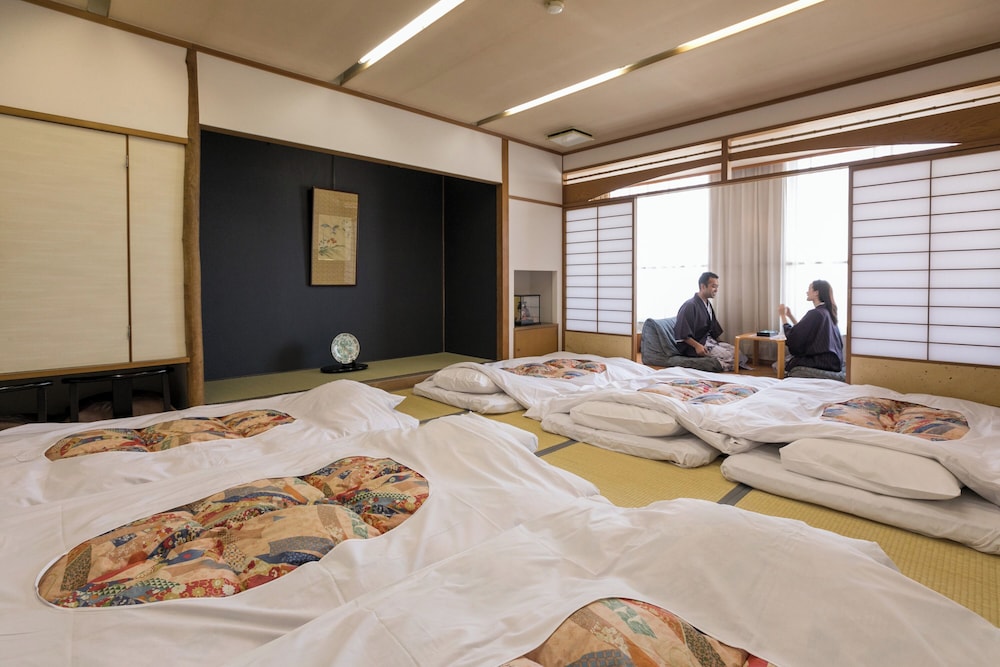 Japanese, 5 Futon Beds, Ocean View, Bathtub, Large
