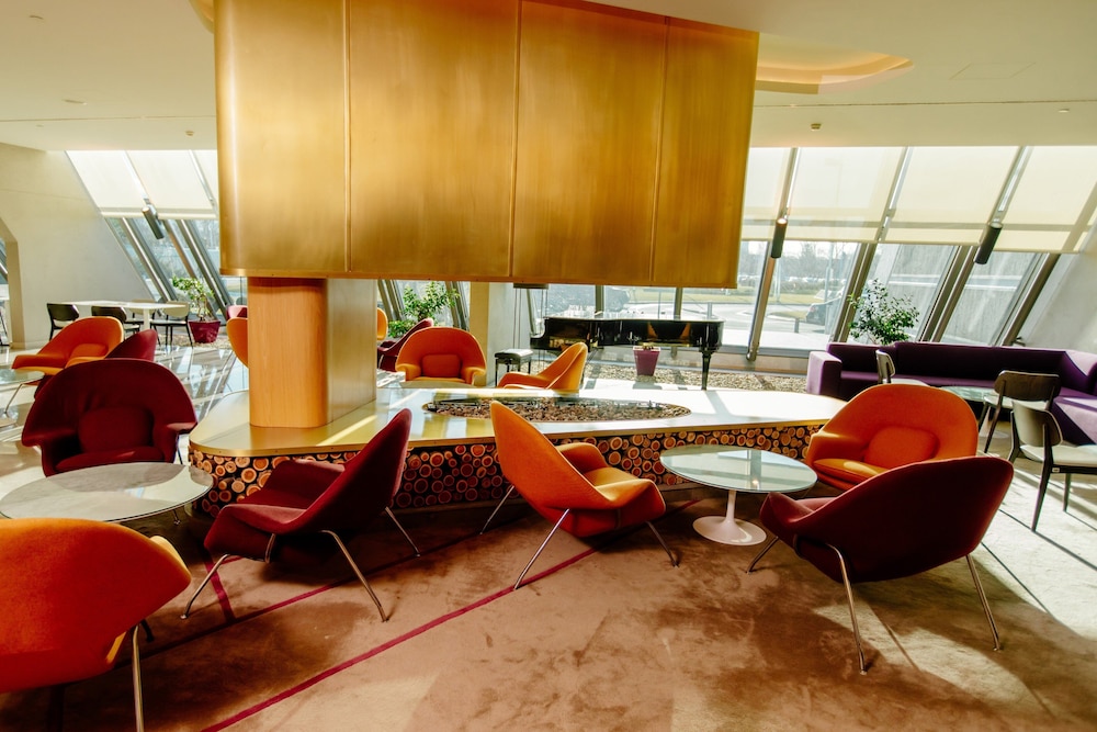 Crowne Plaza Belgrade 49/85