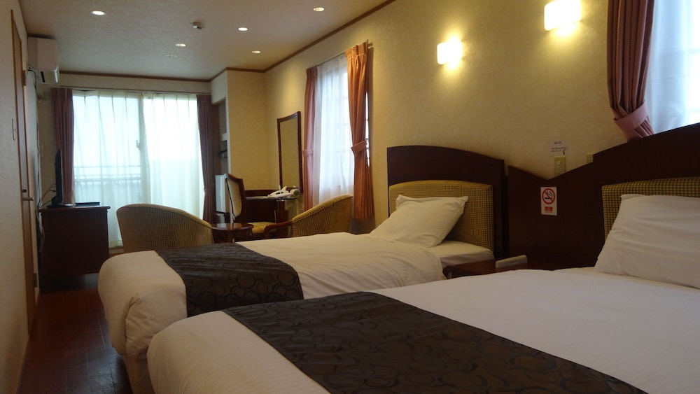 Hotel Castle Village Miyakojima (ex. Miyakojima Onsen Hotel) 12/37